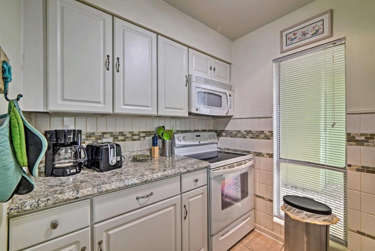 Breezy Corpus Christi Condo With Deck And Fishing Dock Exterior foto